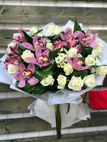 Букет цветов из: Розы и Хризантемы в Ахтырском