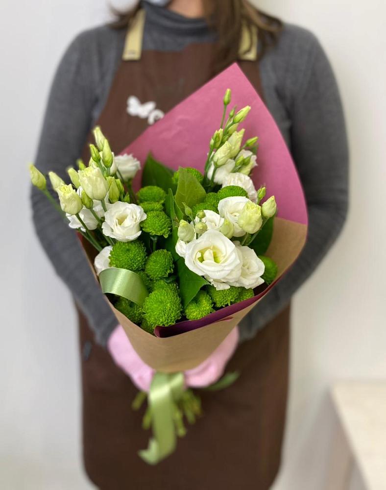 Букет цветов из: Хризантемы и Лизиантусы в Ахтырском