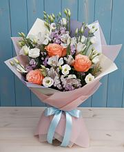Букет цветов из:  Лизиантусы, Розы, Альстромерии и Гипсофила в Ахтырском