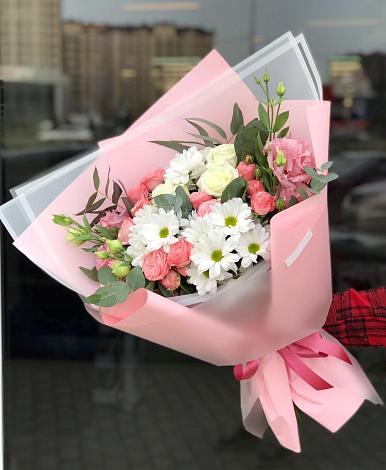 Букет цветов из: Розы, Лизиантусы и Хризантемы в Ахтырском